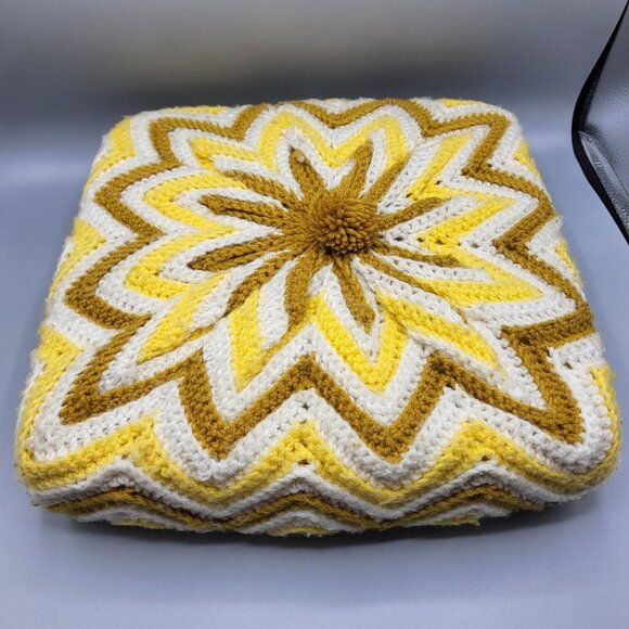 Vtg Crochet Square Granny Throw Pillow Yellow White Yarn Ruffled Handmade - Picture 8 of 11
